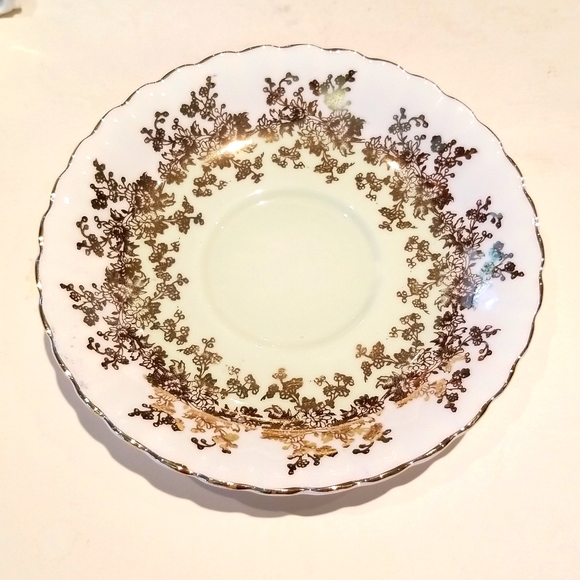 VINTAGE TEA CUP AND SAUCE - Picture 8 of 12